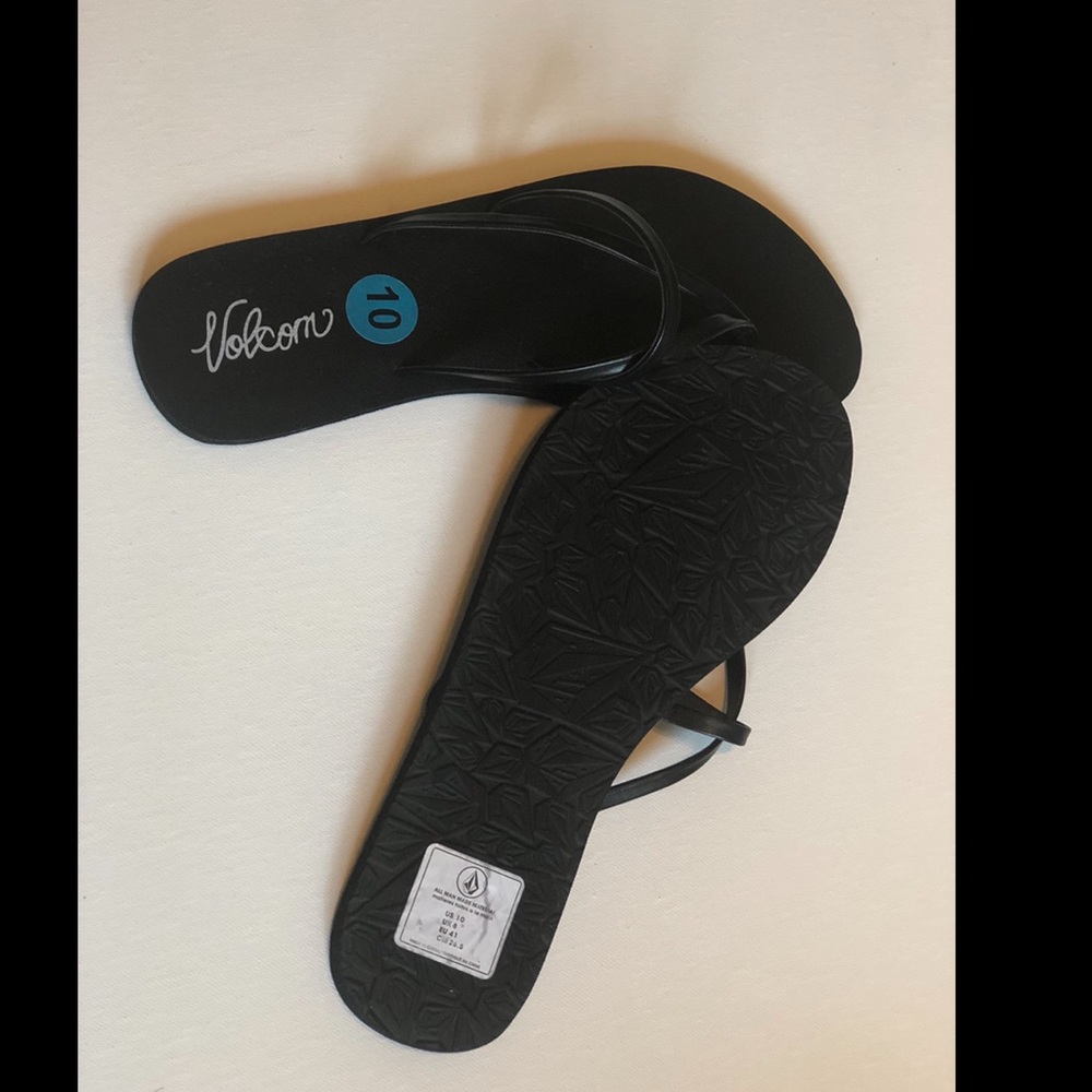 Volcom Flip flops brand new